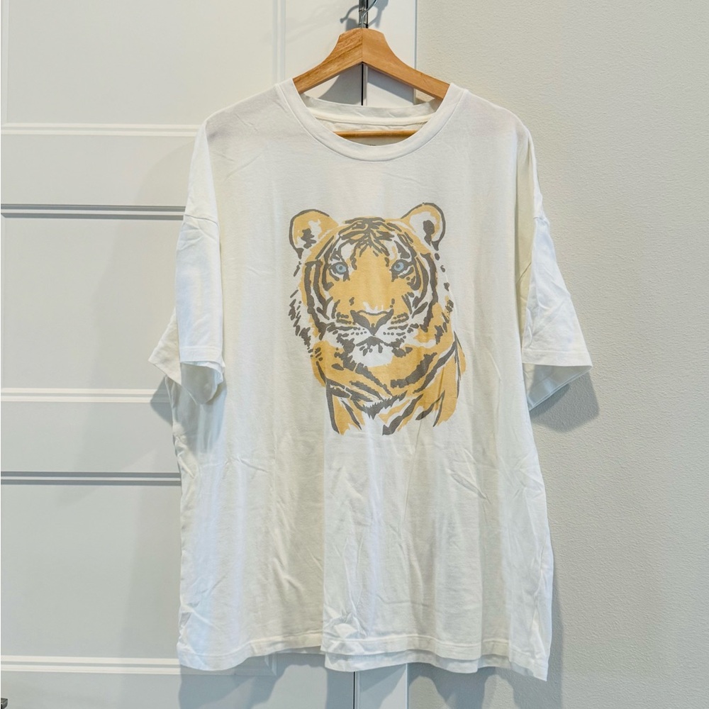 Oversized Graphic Tee